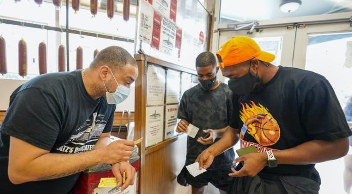 Who's covered by a vaccine mandate? Here's a quick guide to America's patchwork of COVID-19 shot requirements