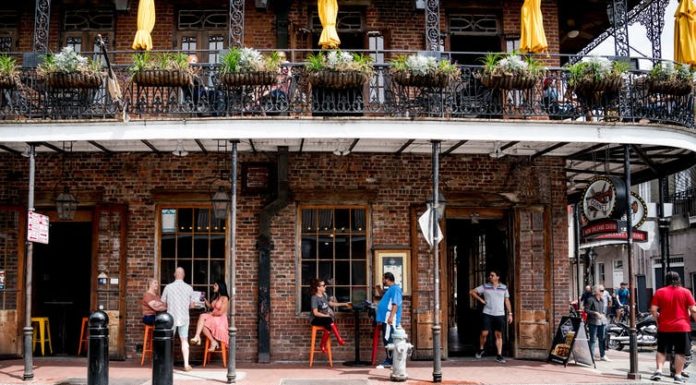 How to lower your coronavirus risk while eating out: Restaurant advice from an infectious disease expert