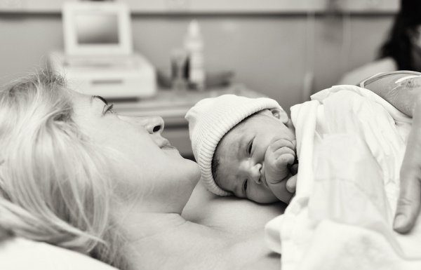 Healing After Birth: 17 Postpartum Recovery Tips for New Moms