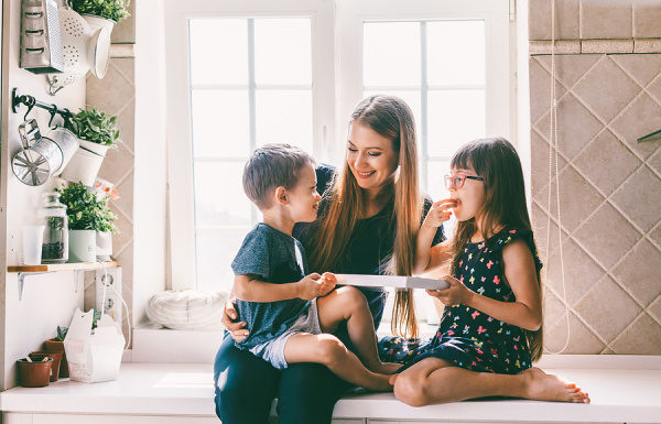 How to Build a Healthy Parent Child Relationship: 8 Tips for Parents