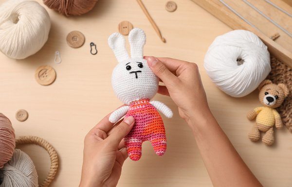 9 Step-by-Step Amigurumi Tutorials for Beginners (10 Free Patterns!)