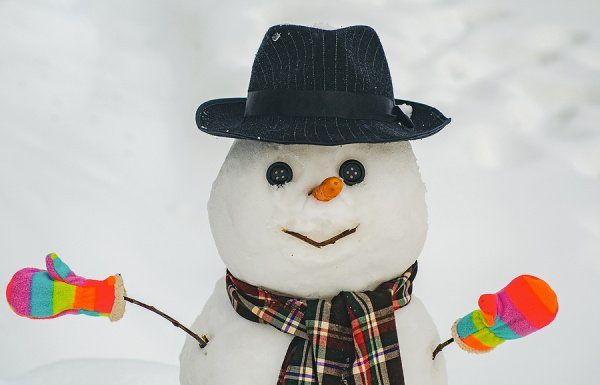 Cabin Fever? 14 Outdoor Snow Day Activities for Kids