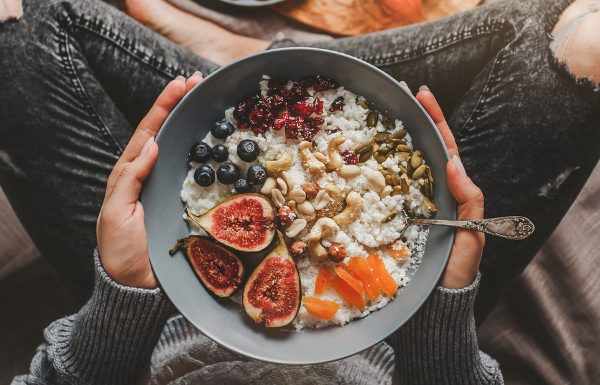 Anti-Anxiety Diet: 14 Foods to Eat and Avoid to Manage Symptoms