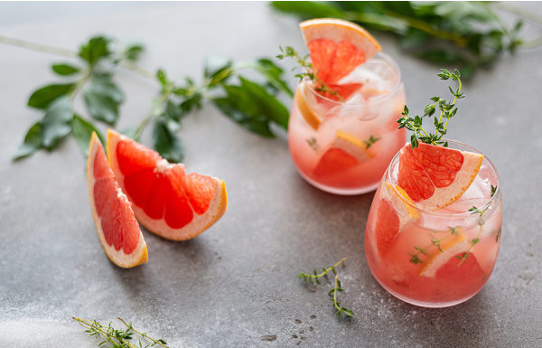 Cocktails and Mocktails: 30 Summer Drinks Under 200 Calories