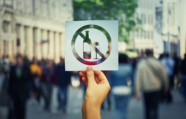 How to Stop Drinking Alcohol: 10 Tips and Tricks to Reduce Cravings