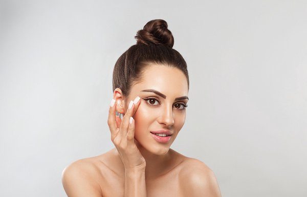 How to Hide Chubby Cheeks: 11 Beauty Hacks to Help