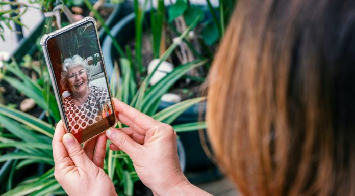 Is it safe to visit your mother on Mother's Day? A doctor offers a decision checklist