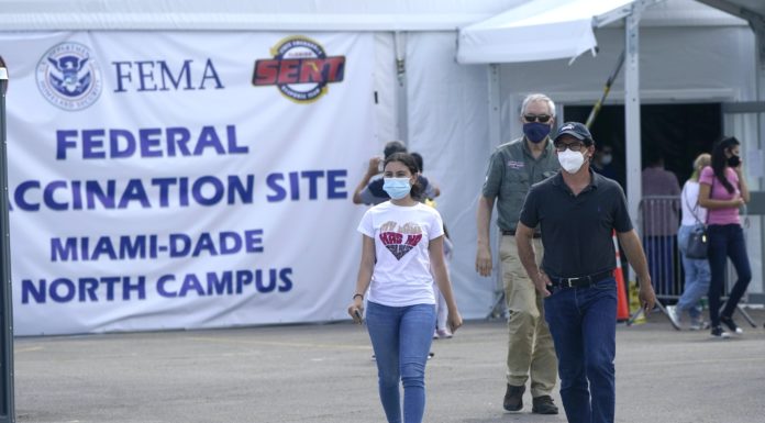 US vaccine rollout was close to optimal at reducing deaths and infections, according to a model comparing 17.5 million alternative approaches